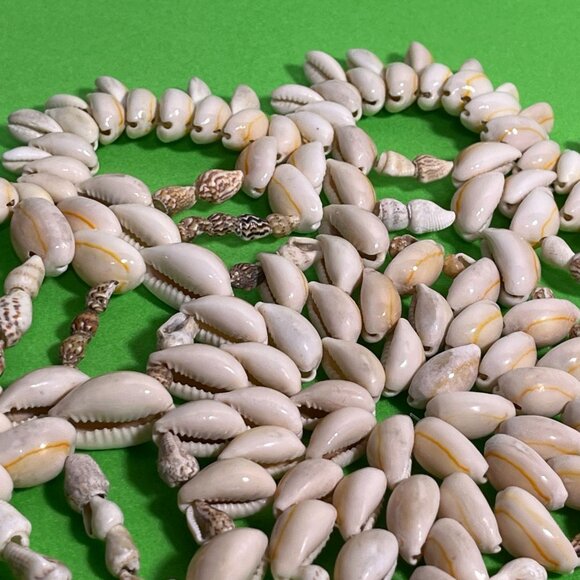 Vintage Natural Cowrie Shell Boho Trivet 8.5 inch - Picture 3 of 9